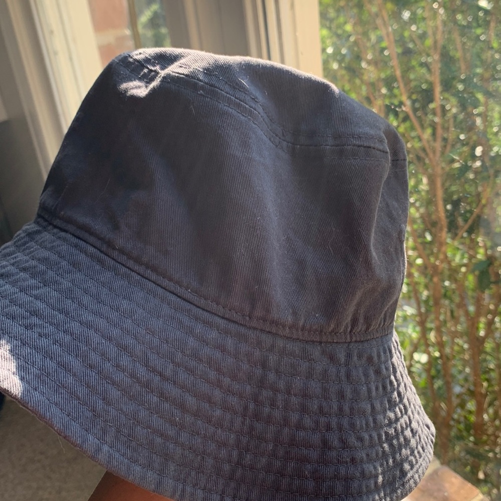 Bucket hat - Picture 3 of 3